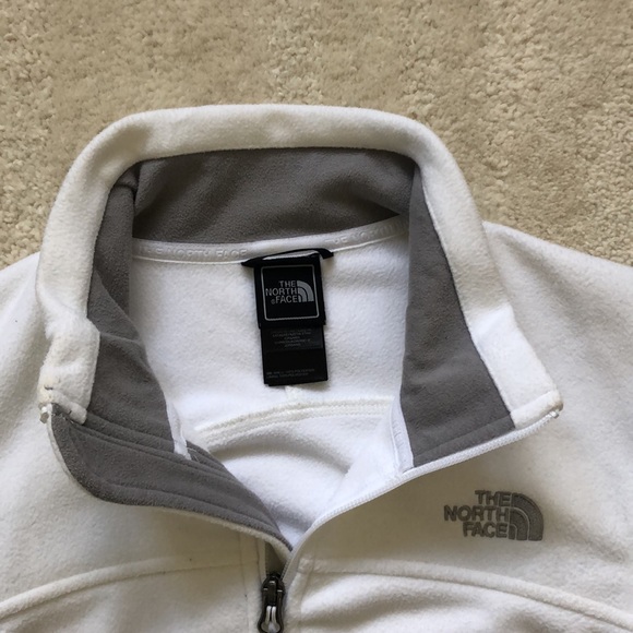 The North Face Women’s White Fleece Full Zip Jacket Size Medium - Picture 2 of 5